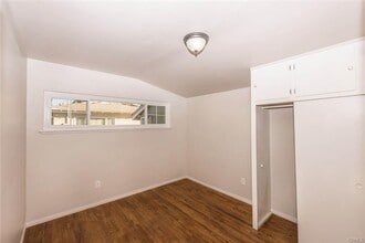 1054 N Grand St in Orange, CA - Foto de edificio - Building Photo