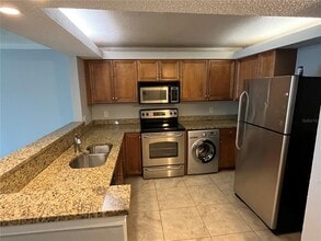 2755 Coconut Bay Ln in Sarasota, FL - Building Photo - Building Photo