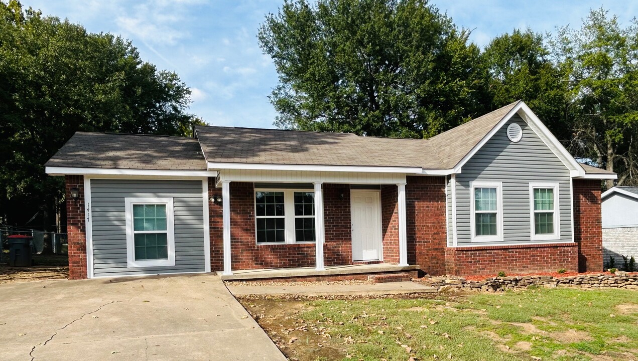 1417 Grand Pine Dr in Greenwood, AR - Building Photo