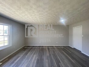 105 Evelyn Dr in Centerville, GA - Building Photo - Building Photo