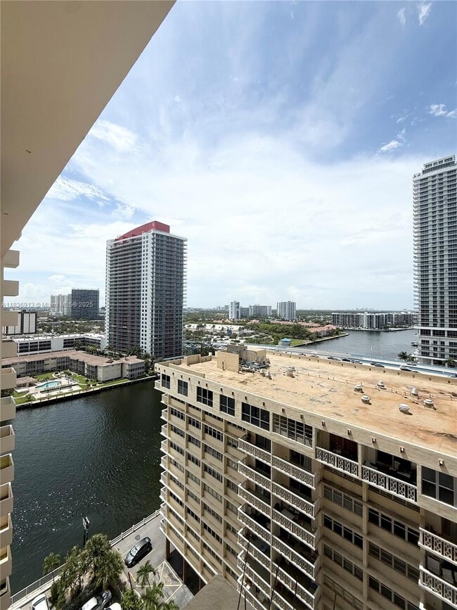 1833 S Ocean Dr
