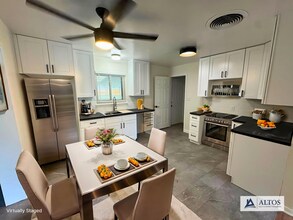 415-417 S Owens St in Lakewood, CO - Building Photo - Building Photo