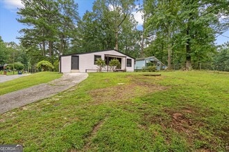 3102 McKenzie Rd in East Point, GA - Building Photo - Building Photo