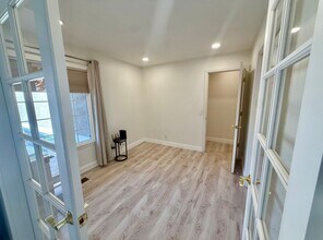 7350 Thayer Ct in Gilroy, CA - Foto de edificio - Building Photo