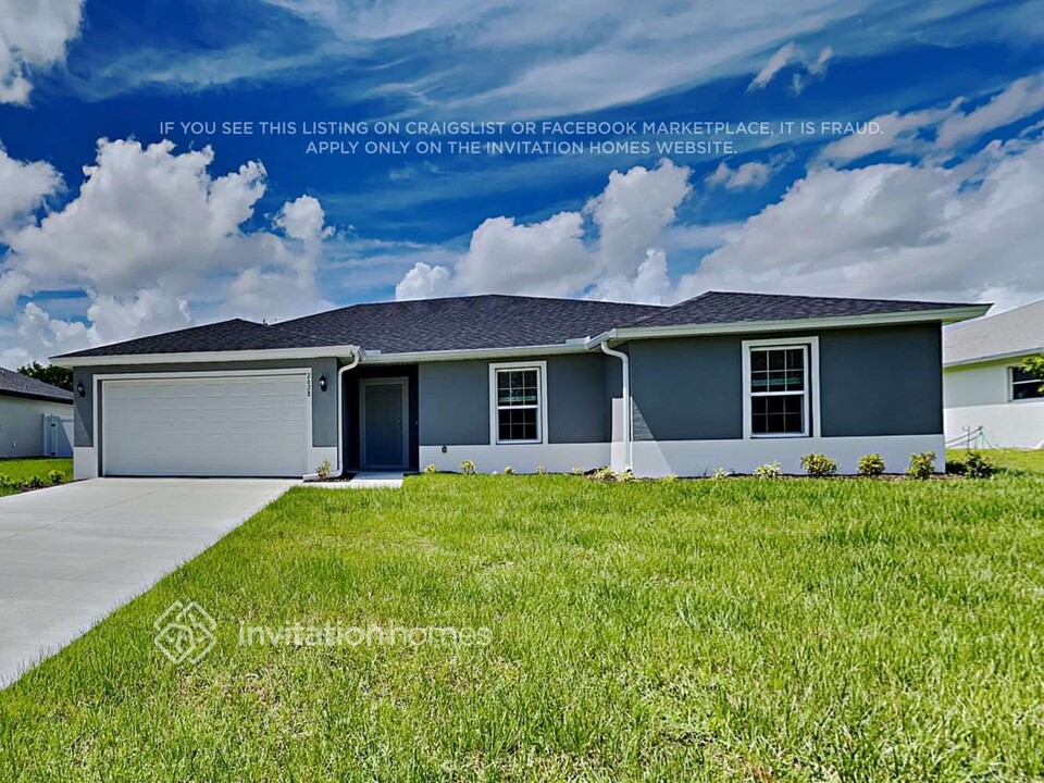 2212 SW 2nd Terrace in Cape Coral, FL - Building Photo