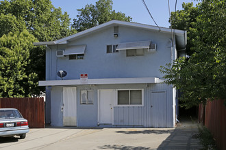 2414 F St in Sacramento, CA - Building Photo - Building Photo