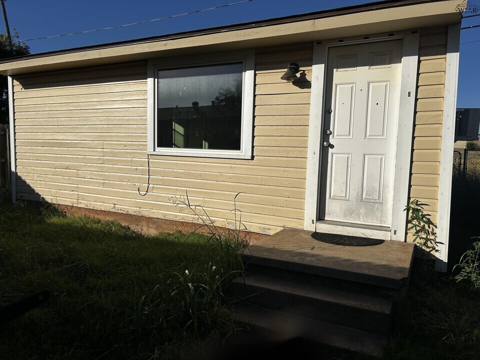 2014 Allen Rd in Wichita Falls, TX - Building Photo