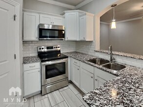 941 Lakeview Dr in Centerton, AR - Foto de edificio - Building Photo