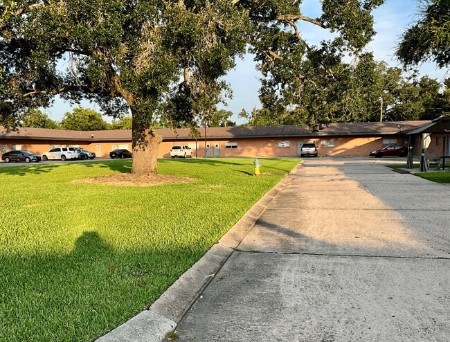 Tanglewood Apartments in Houma, LA - Building Photo - Building Photo