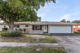 533 W Dayton Cir in Fort Lauderdale, FL - Building Photo