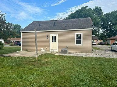 1902 Strader St in Madison, IN - Building Photo
