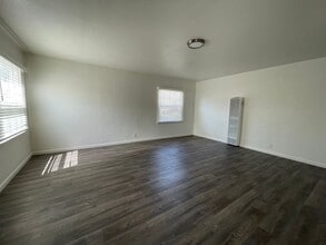 204 E Walnut Ave in Lompoc, CA - Building Photo - Building Photo