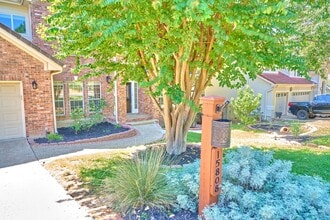 15808 Mission Ridge in San Antonio, TX - Building Photo - Building Photo