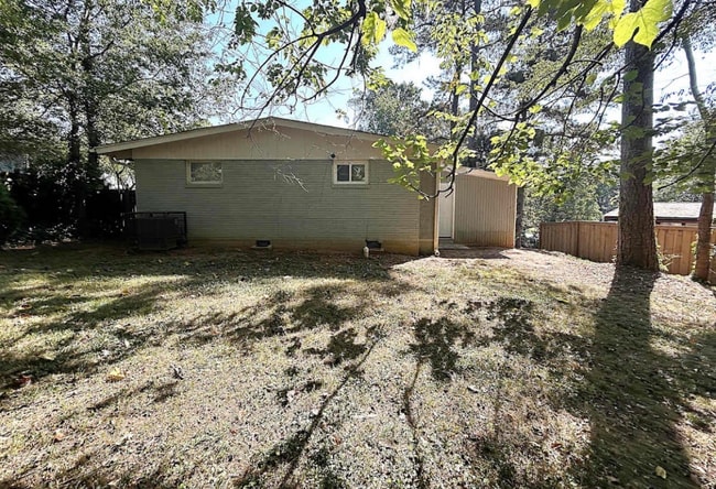 property at 2950 Horse Shoe Dr