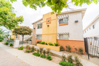 923-927 Minnie St in Santa Ana, CA - Building Photo - Building Photo