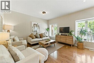 24 Hardy Rd in Brantford, ON - Building Photo - Building Photo