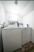 52 Fenway, Unit 2 in Boston, MA - Foto de edificio - Building Photo