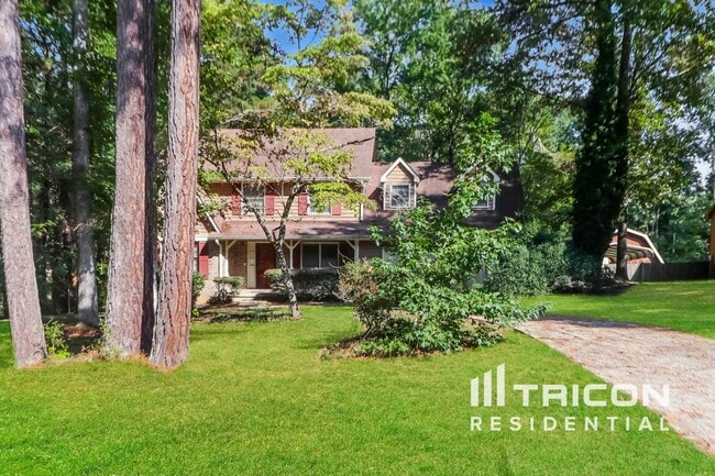 property at 305 Woodsong Dr