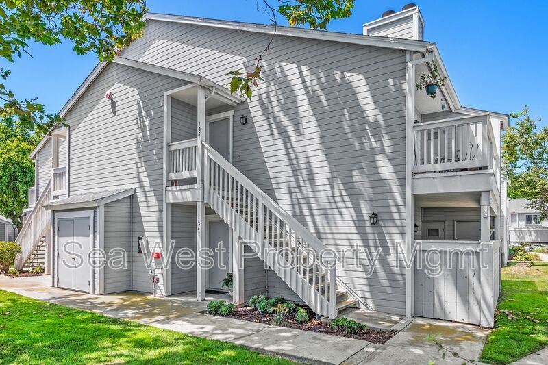 134 Mangano Cir in Encinitas, CA - Building Photo