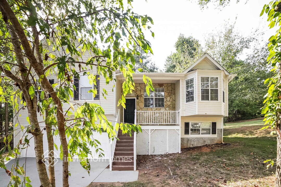 116 Lovejoy Cir in Powder Springs, GA - Building Photo