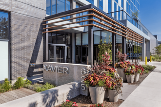 Xavier in Chicago, IL - Foto de edificio - Building Photo