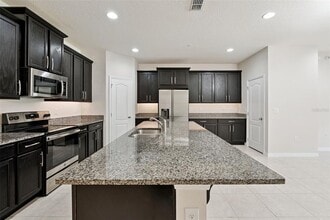 350 Misty Grove Ln in Sanford, FL - Building Photo - Building Photo