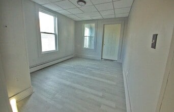 61-63 Circular Ave in Pittsfield, MA - Building Photo - Building Photo