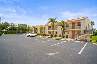 16380 Dublin Cir in Ft. Myers, FL - Building Photo - Building Photo