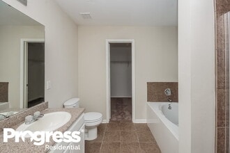 20730 Dickinson Manor Ln in Cypress, TX - Foto de edificio - Building Photo
