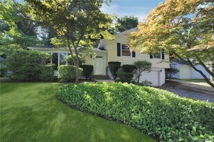 7 Highview Dr in Scarsdale, NY - Building Photo