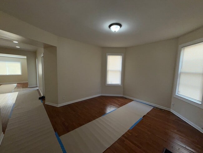 7423 S St Lawrence Ave in Chicago, IL - Foto de edificio - Building Photo