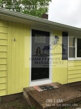 34 Maple Ave in North Haven, CT - Building Photo - Building Photo