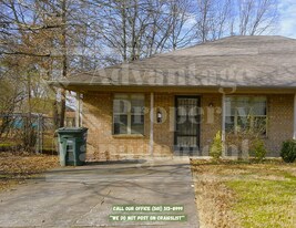 107 B S Baridon St in Conway, AR - Building Photo