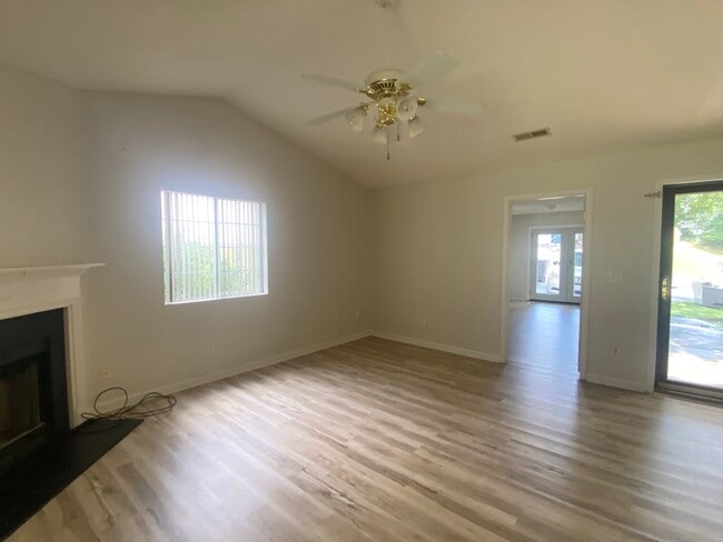 2461 Stratford Crossing Dr in Winston-Salem, NC - Building Photo - Building Photo
