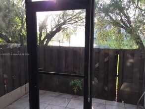 9433 Fontainebleau Blvd, Unit 104 in Miami, FL - Building Photo - Building Photo