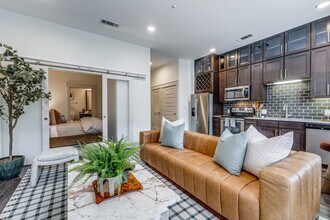 Mirasol Park Lane in Dallas, TX - Foto de edificio - Building Photo