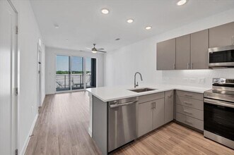 4801 Springdale Rd in Austin, TX - Building Photo - Building Photo