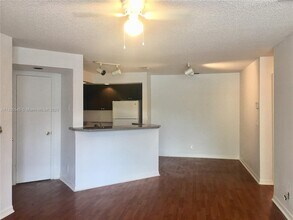 3430 Pinewalk Dr N-Unit -626 in Margate, FL - Building Photo - Building Photo