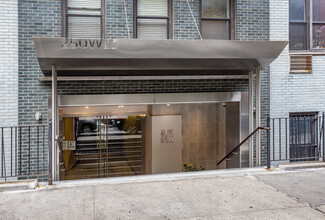 250 W 15th St in New York, NY - Building Photo - Building Photo