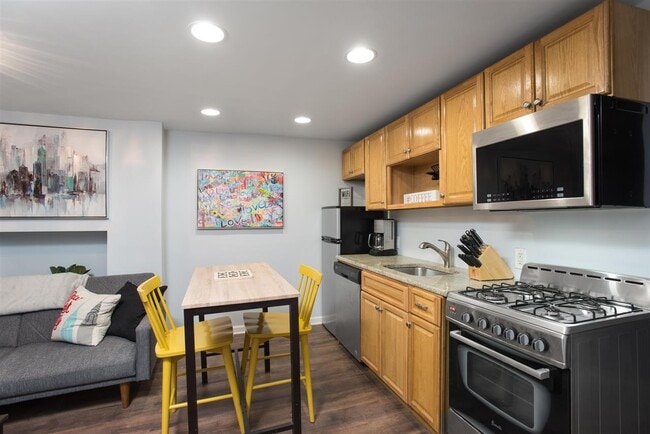 281 Pavonia Ave in Jersey City, NJ - Building Photo - Building Photo
