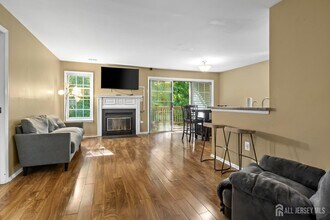 6072 Cedar Ct in Monmouth Junction, NJ - Building Photo - Building Photo