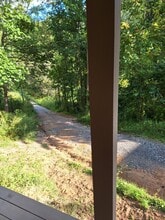 166 Mundy Cove Rd in Weaverville, NC - Foto de edificio - Building Photo