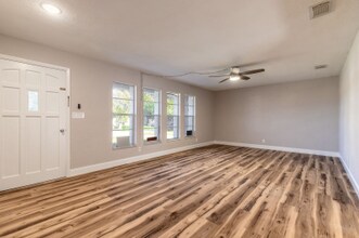 623 Sherman Rd in South Daytona, FL - Foto de edificio - Building Photo