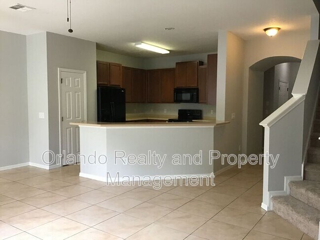 565 Lake Eagle Ln in Sanford, FL - Building Photo - Building Photo