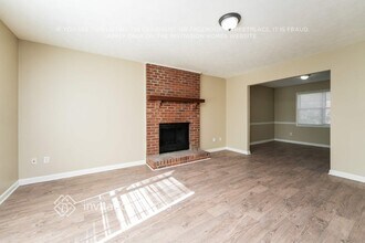 1310 Creekwood Cove in Lawrenceville, GA - Foto de edificio - Building Photo