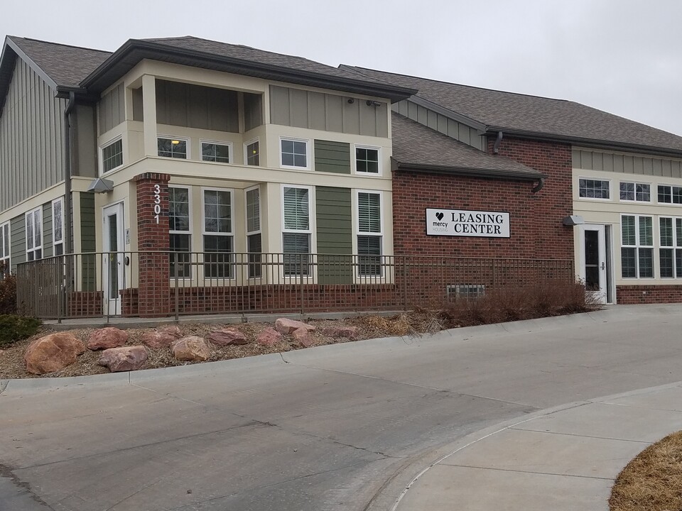 Mercy Northglen Apartments in Lincoln, NE - Foto de edificio