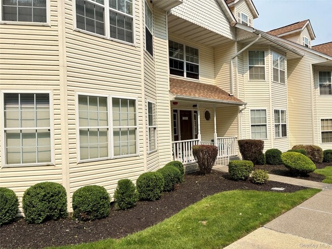 209 Ramapo Rd in West Haverstraw, NY - Building Photo - Building Photo
