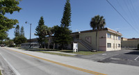 Windsor Gardens Apartment in Ft. Myers, FL - Foto de edificio - Building Photo