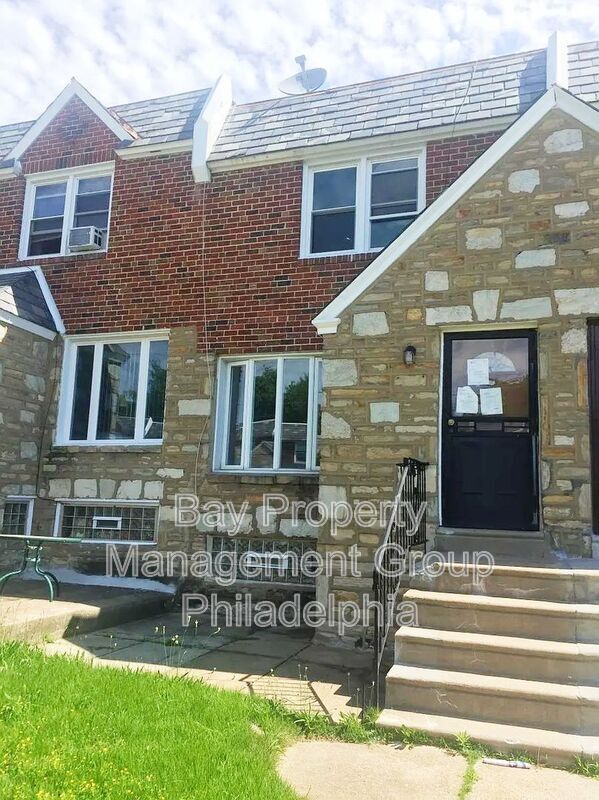 351 E Claremont Rd in Philadelphia, PA - Building Photo - Building Photo
