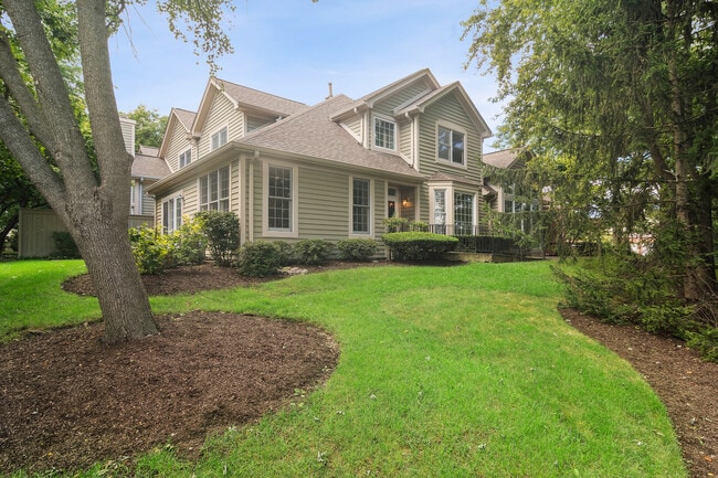 2040 Trent Ct in Glenview, IL - Building Photo - Building Photo